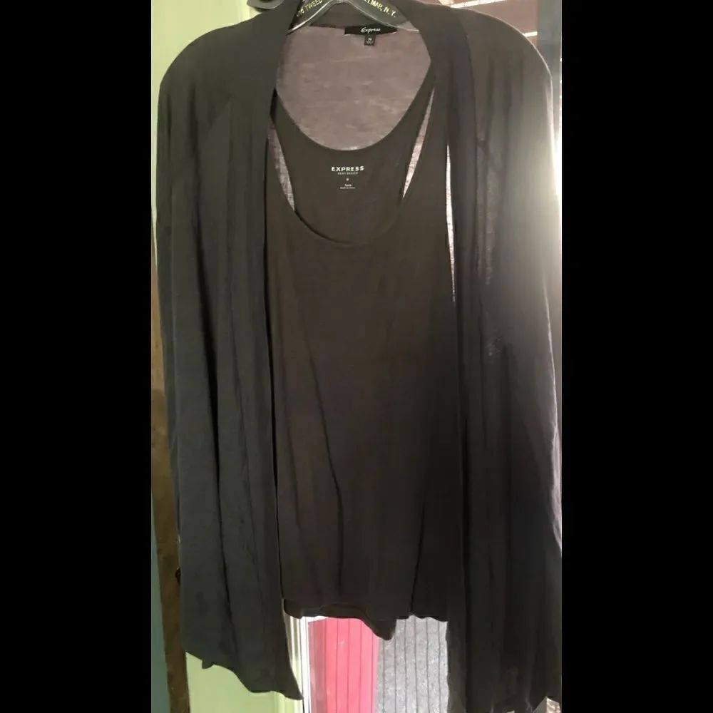 💥Express Tank and open Cardigan set in dark grey. Size Medium .